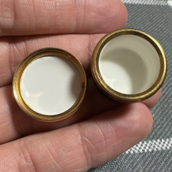 Halcyon Days Enamels Trinket Box “Never Economise on Luxuries” – Screw Top - Picture 6 of 7